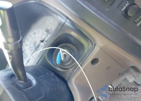 2000 Toyota 4Runner Sr5 V6 from USA, damaged, VIN JT3GN86R4Y0153081